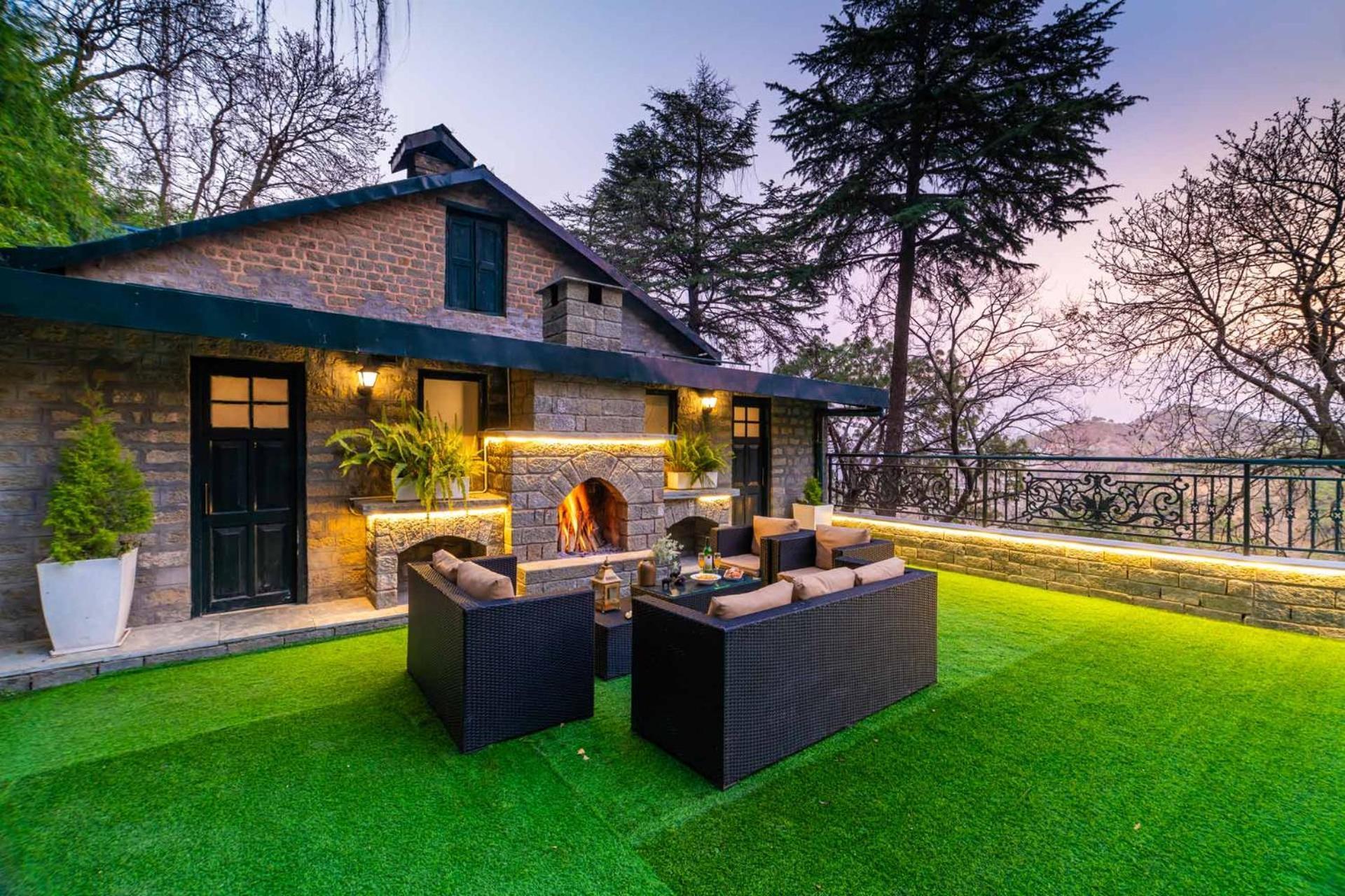 Stayvista At Paris Villa With Pvt Pool & Valley View 卡绍利 外观 照片